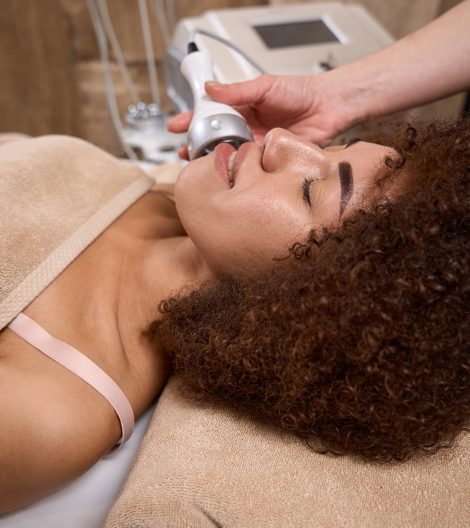 side-view-faces-of-a-young-lady-who-is-undergoing-2023-11-27-05-36-25-utc-min side-view-faces-of-a-young-lady-who-is-undergoing-2023-11-27-05-36-25-utc-min